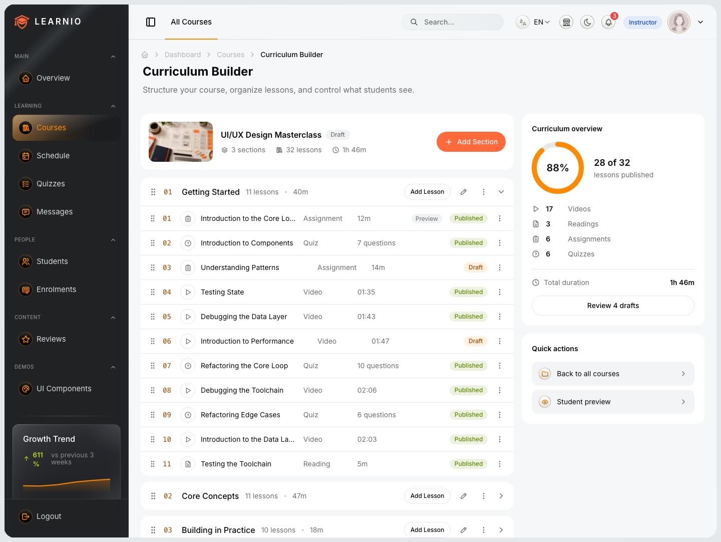 منشئ المنهج بالسحب والإفلات في قالب Learnio LMS
